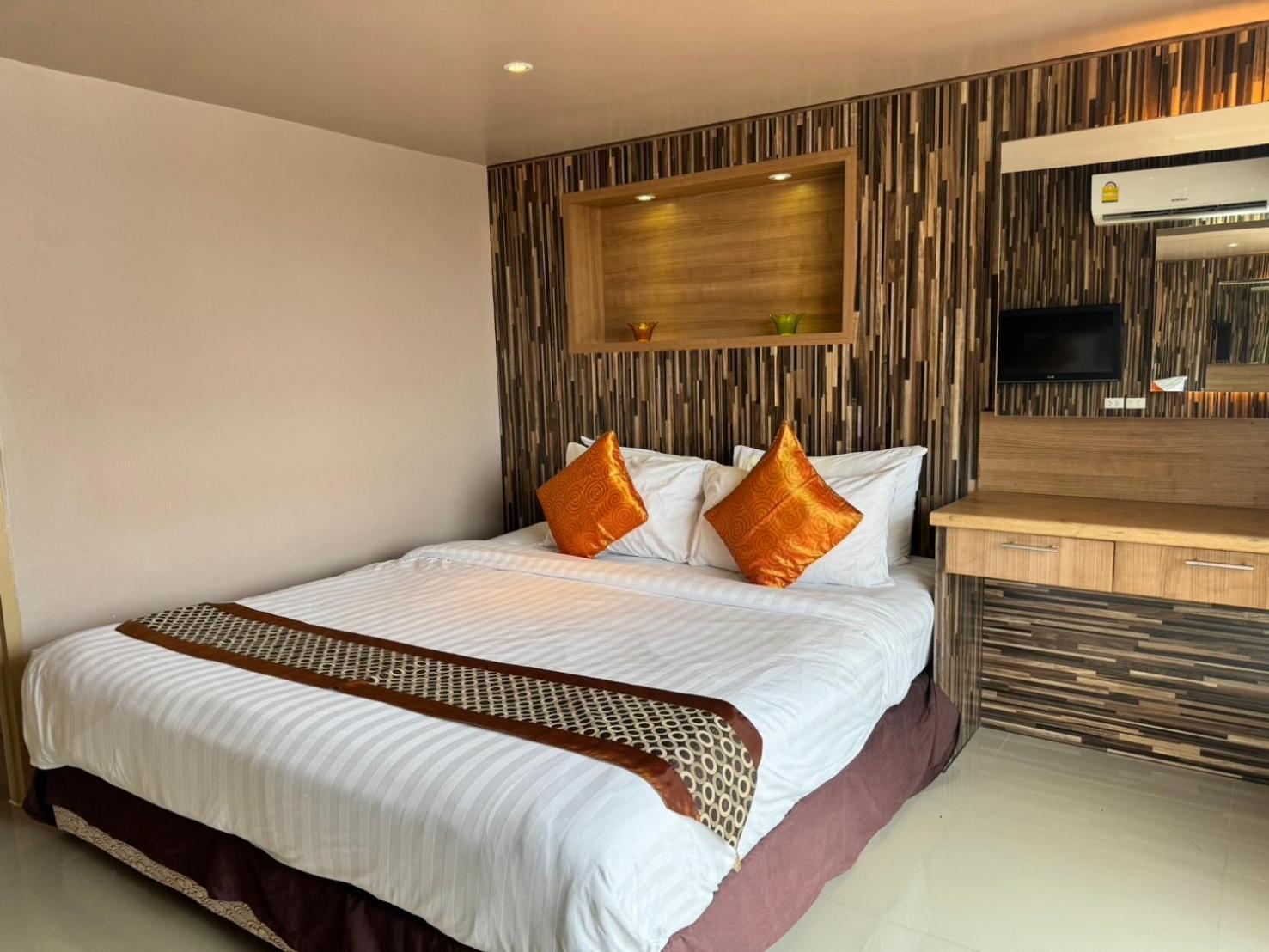 Condo Minium Patong Phuket Exterior foto